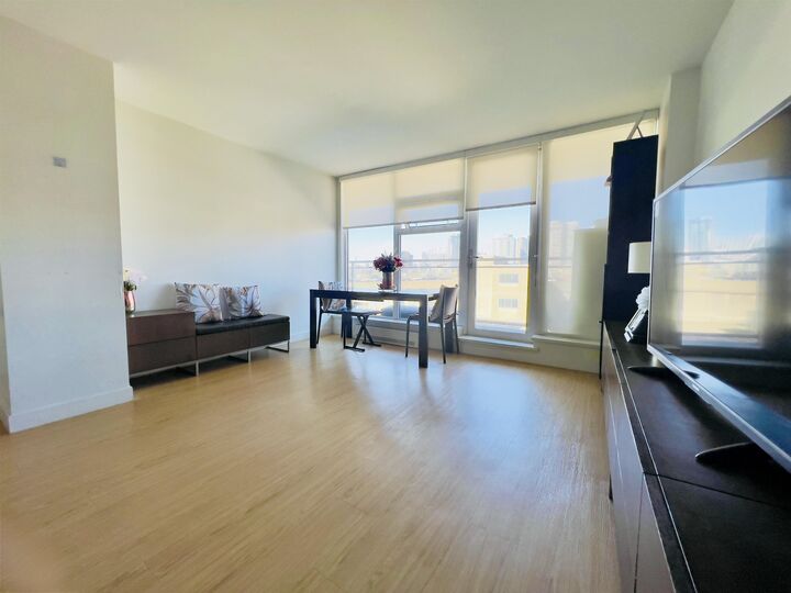 Property Photo: 188 Keefer Street 802 BC V6A 0E3
