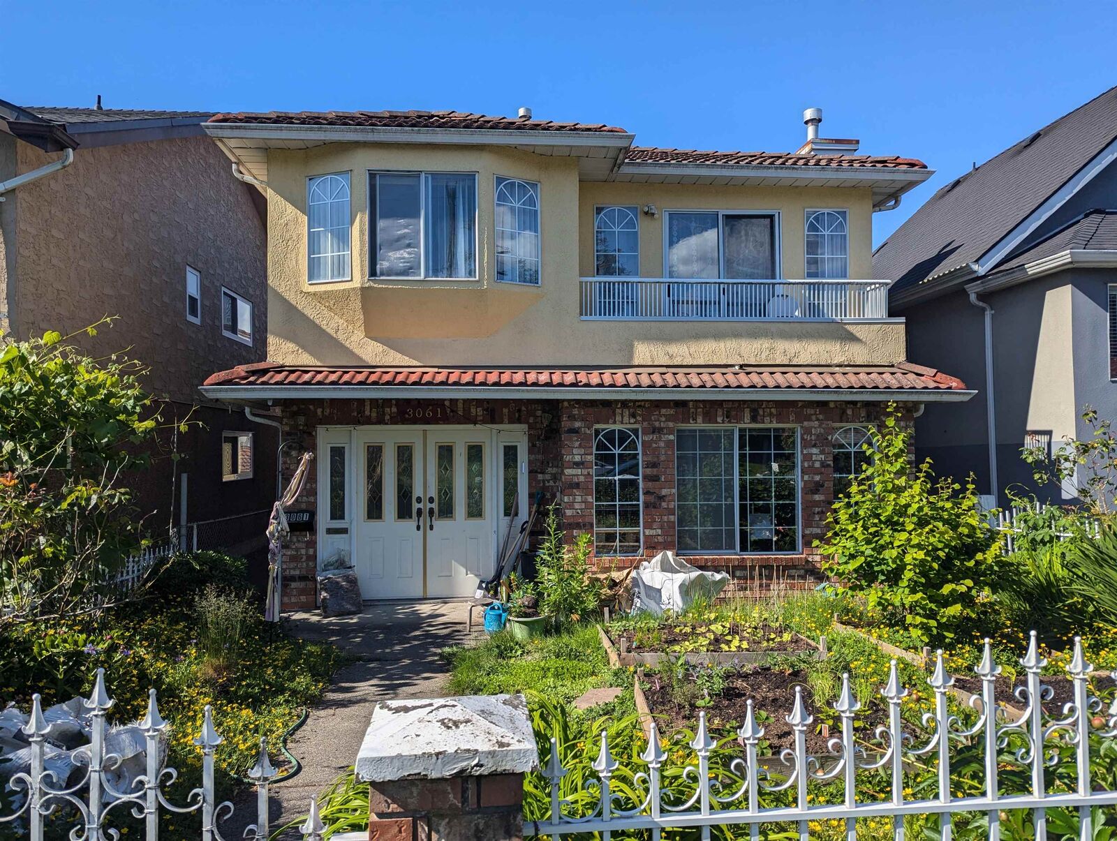 Property Photo: 3061 Parker Street BC V5K 2V1