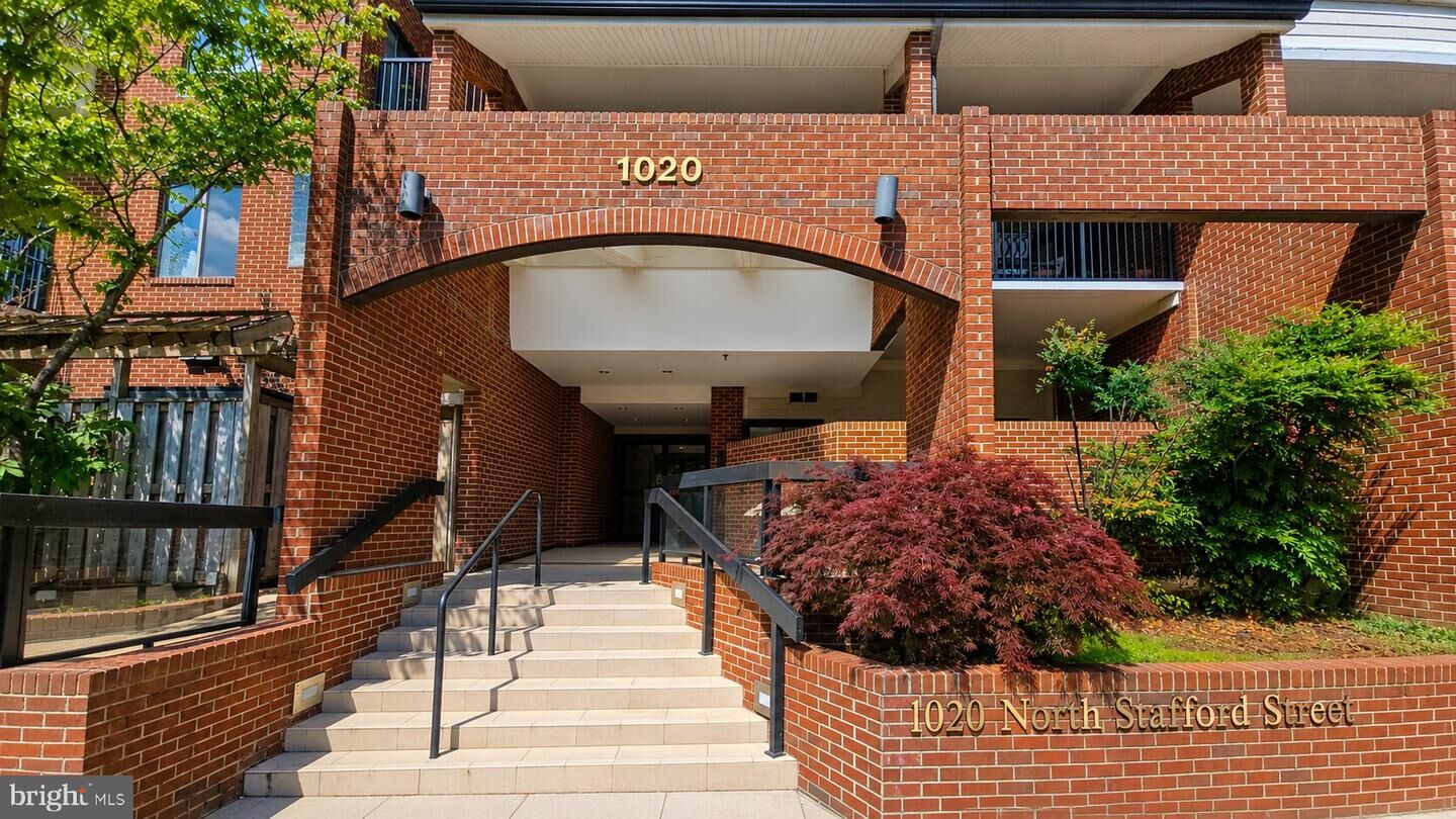 Property Photo:  1020 N Stafford Street 309  VA 22201 