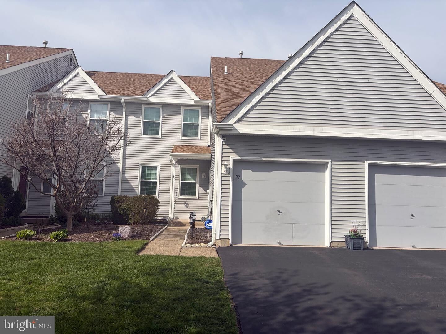 Property Photo: 27 Aspen Court NJ 08505