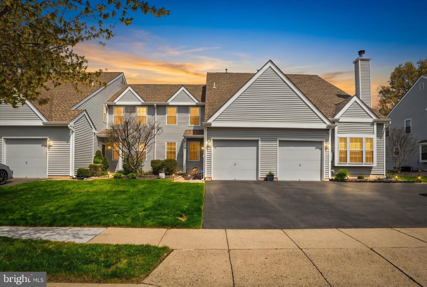 Property Photo:  27 Aspen Court  NJ 08505 