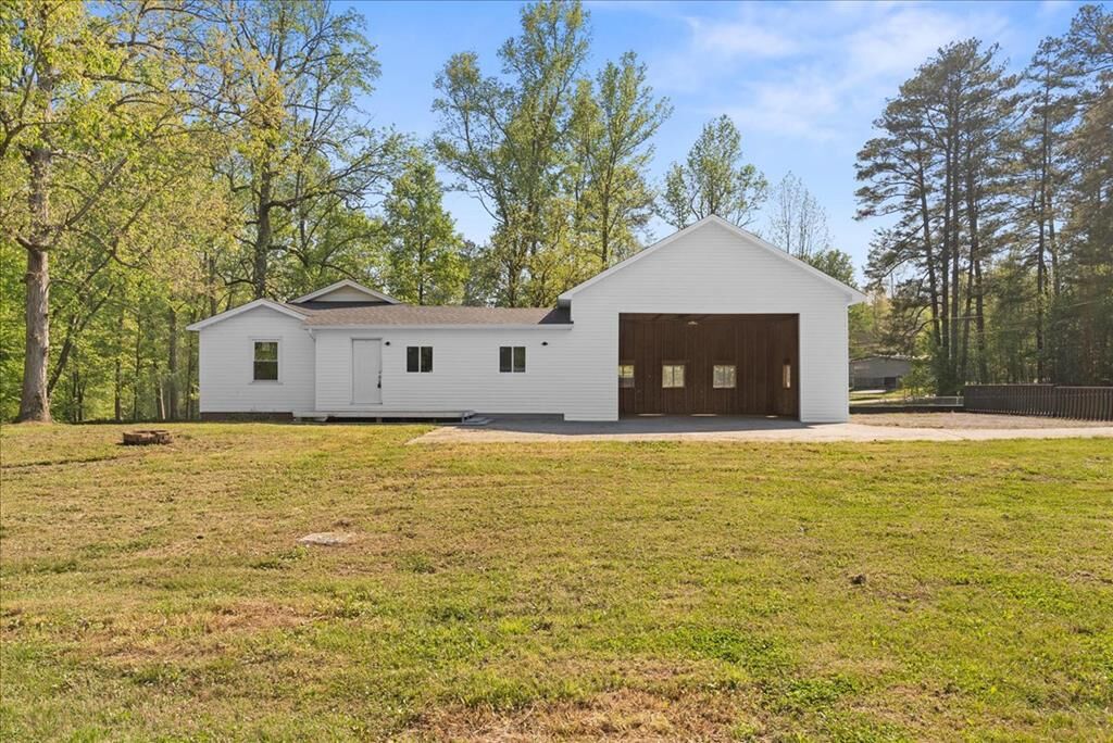 Property Photo:  602 Dawnville Road  GA 30721 