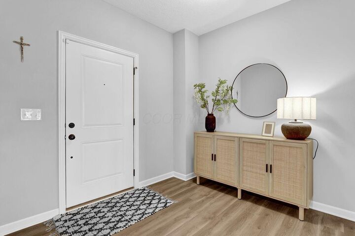 Property Photo: 6886 Gelderland Drive OH 43026