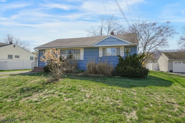 Property Photo:  25 Stiles Ct  NJ 07442 