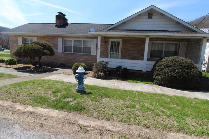 Property Photo:  118 Central Ave  WV 25951 