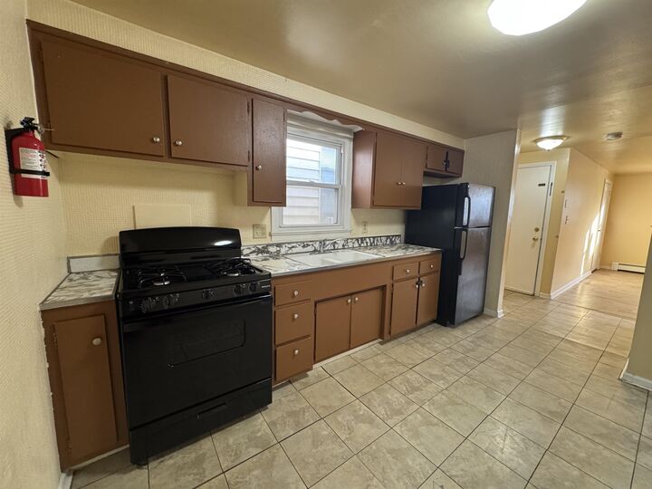 Property Photo:  90 Roosevelt Ave 2  NJ 07304 