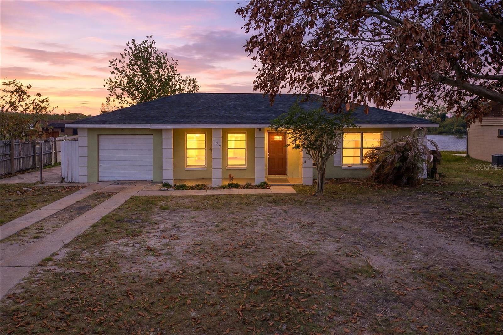 Property Photo: 807 Aspenwood Circle FL 34743