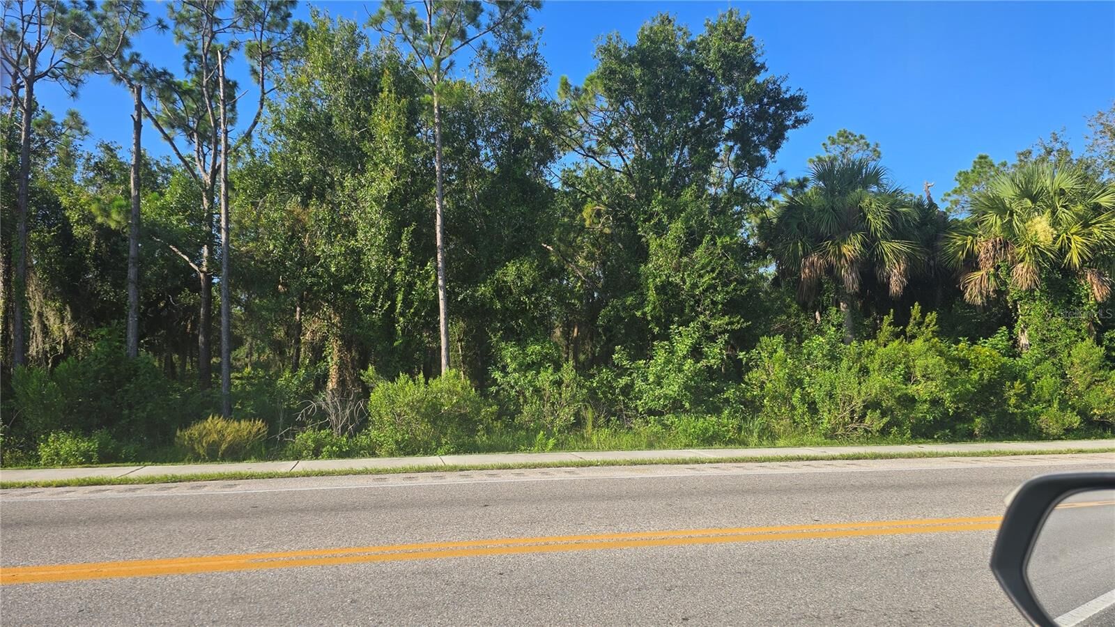Property Photo:  5230 Knollwood Drive  FL 33982 