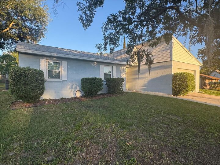Property Photo:  7211 Orange Way  FL 33810 