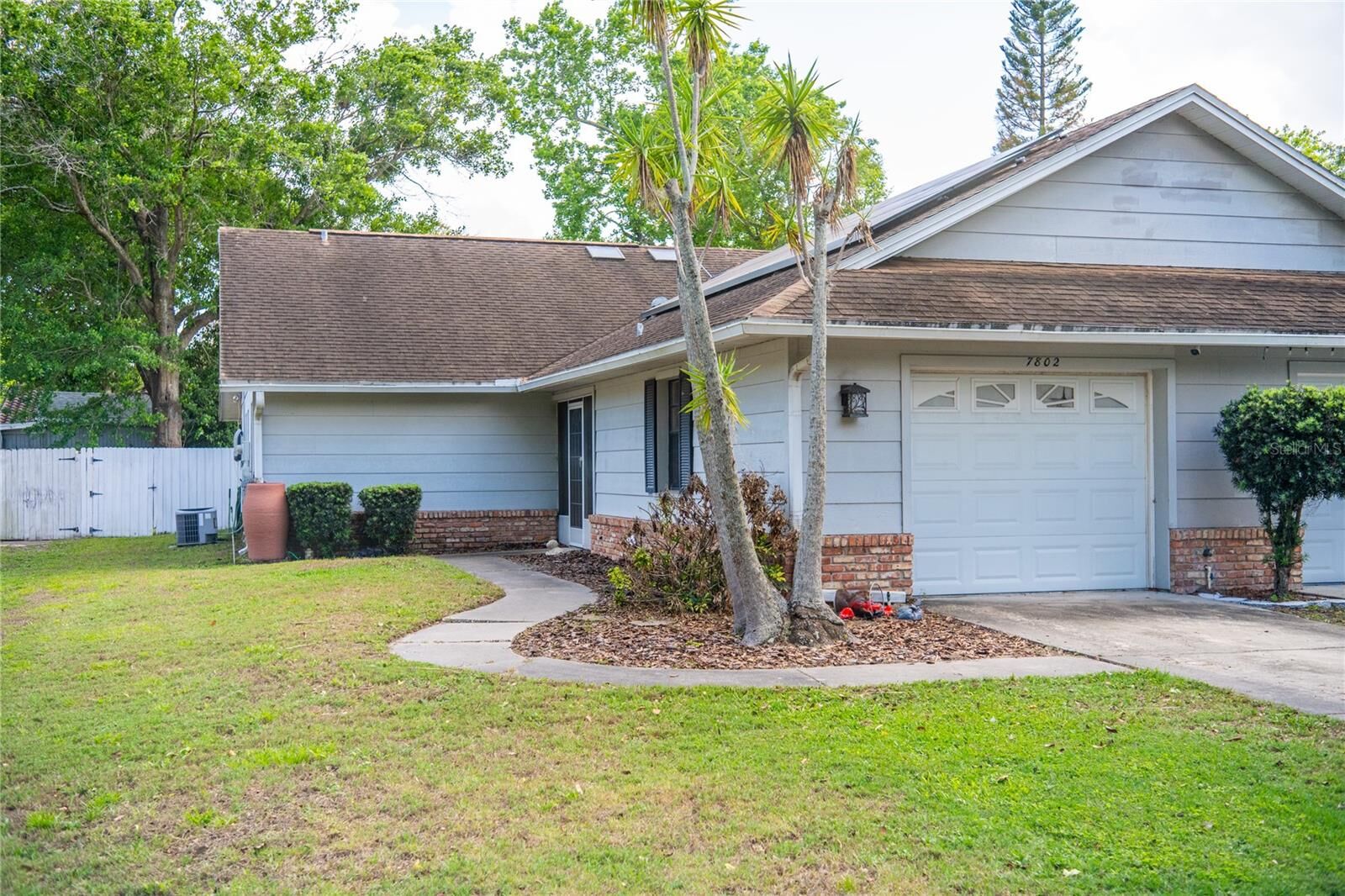 Property Photo:  7802 Richwood Drive  FL 32825 