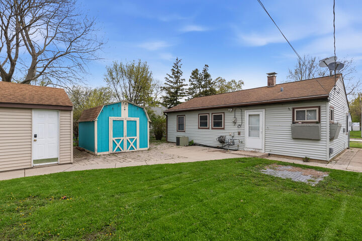 Property Photo:  6419 W Verona Ct  WI 53219 