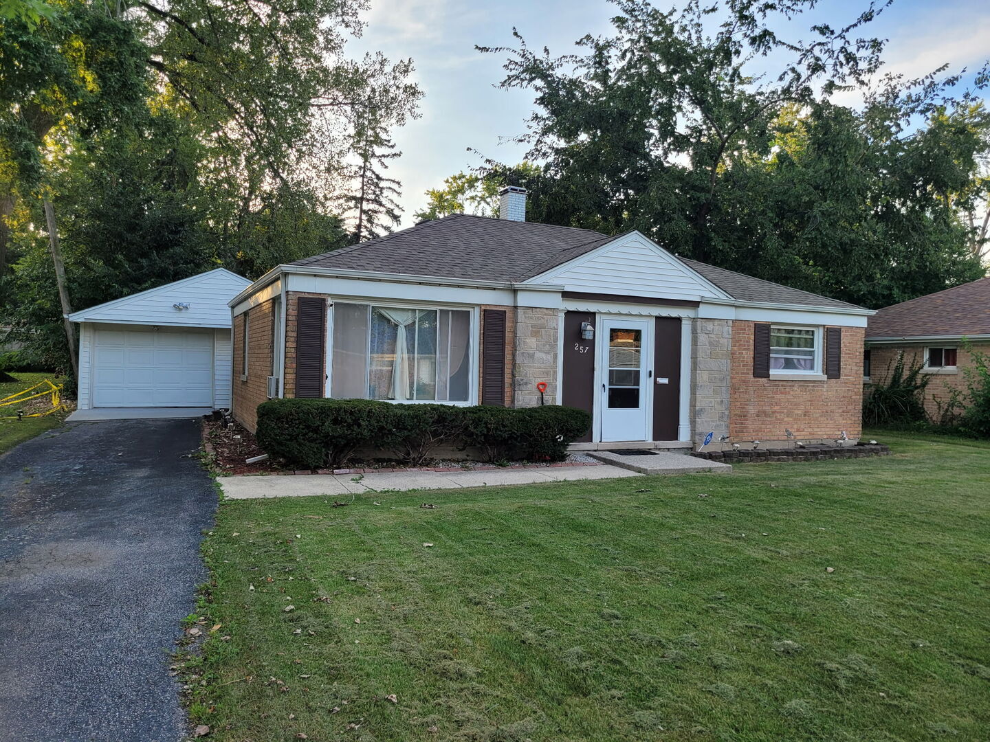 Property Photo: 257 Minocqua Street IL 60466