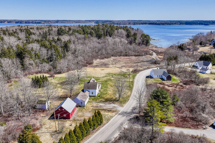 Property Photo:  36 Hathorne Point Road  ME 04563 