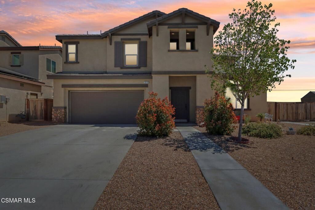 Property Photo:  2016 Via Vida Feliz Avenue  CA 93560 