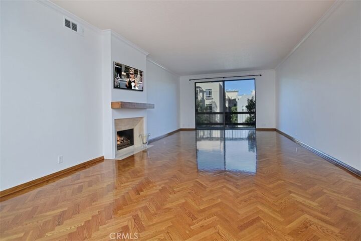 Property Photo:  11560 Moorpark St 203  CA 91602 