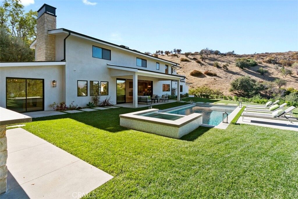 Property Photo: 17269 Luverne Place CA 91316