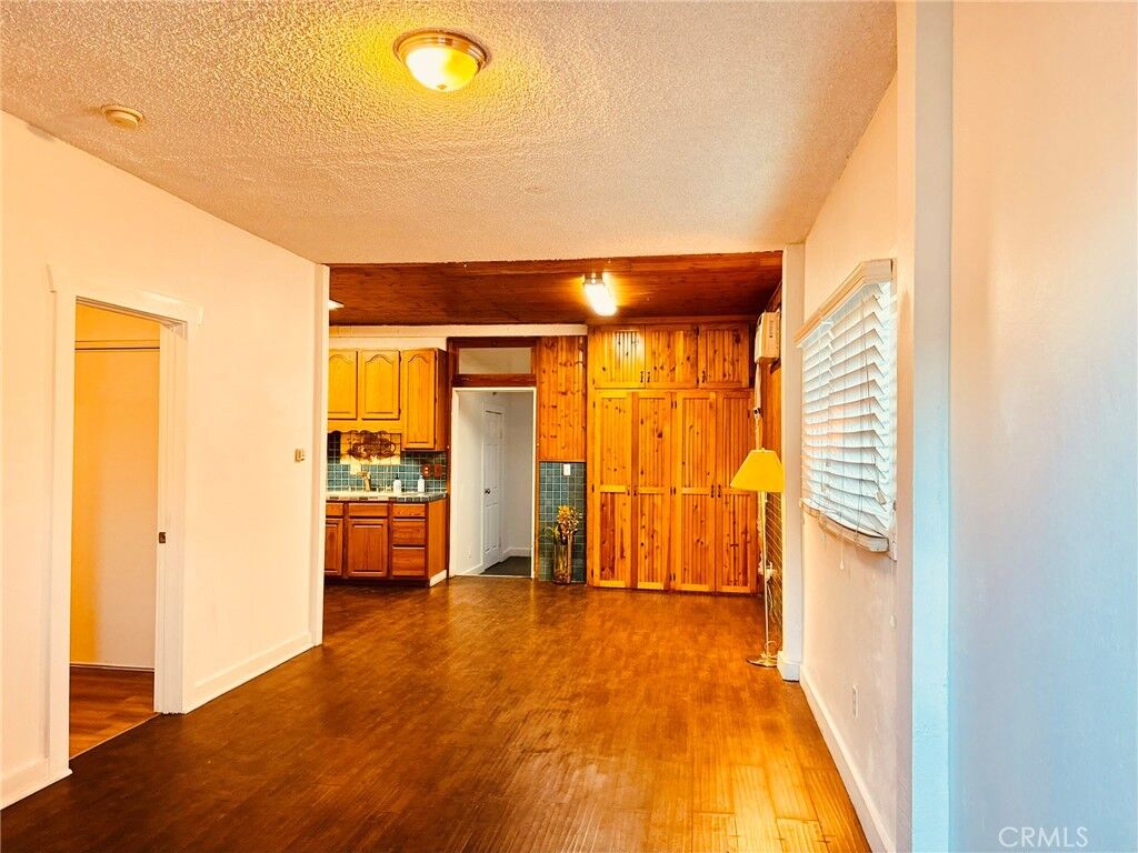 Property Photo:  260 E South  CA 90805 