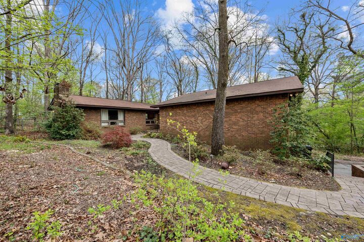 Property Photo:  4420 Willow Bend Road SE  AL 35603 