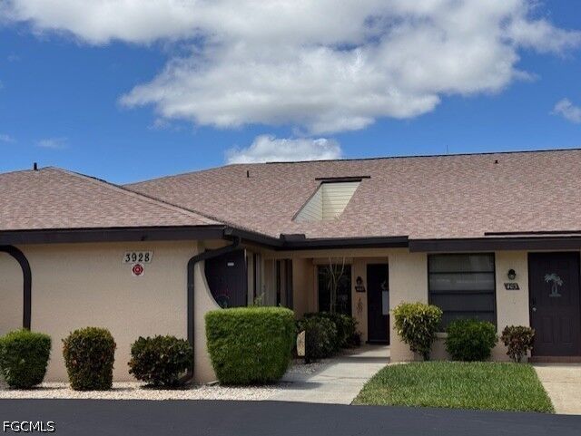 Property Photo: 3928 SE 11th Place 401 FL 33904