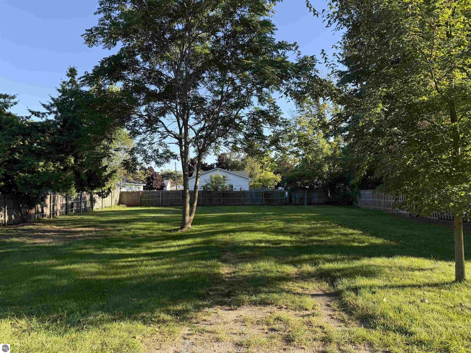 Property Photo: 406 W Lincoln Avenue MI 49720