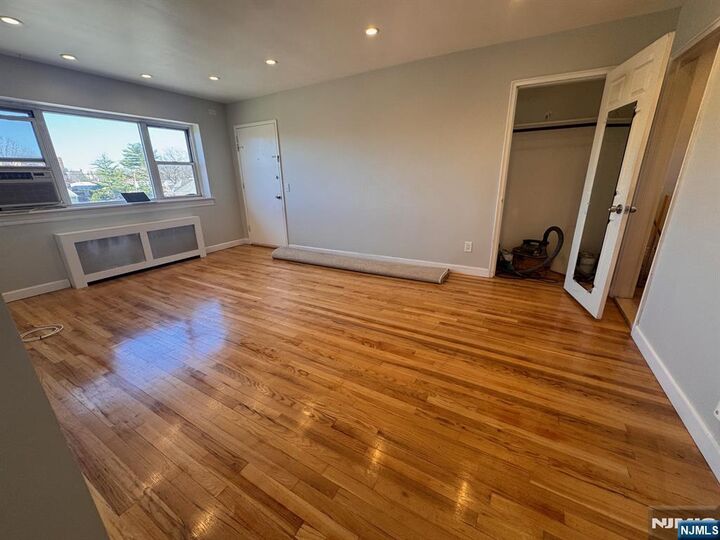 Property Photo:  2430 8th Street 5A  NJ 07024 