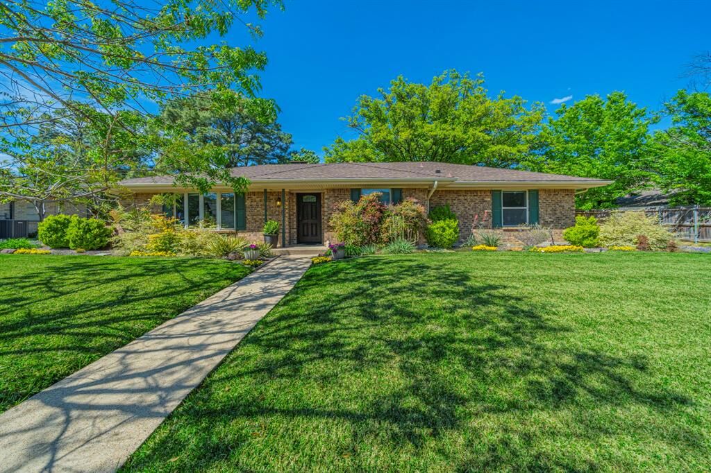 Property Photo:  2422 Greenwood Drive  TX 75050 