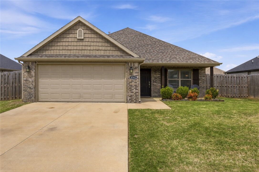 Property Photo:  4352 W Havana Avenue  AR 72704 