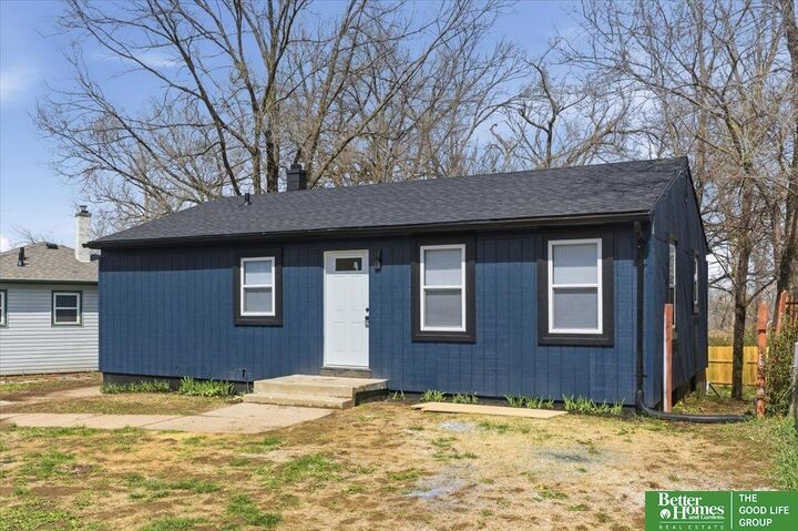 Property Photo: 7407 N 34 Street NE 68112