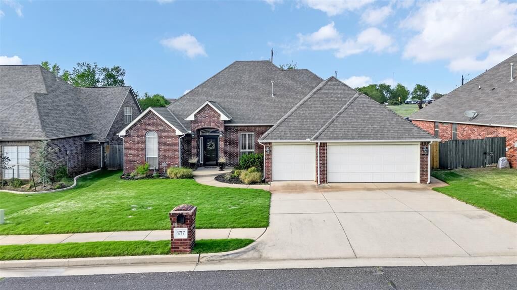 Property Photo:  1717 Redland Drive  OK 73003 