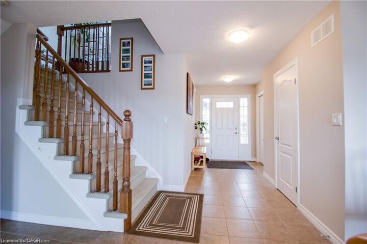 Photo de la propriété:  101 Robert Simone Way  ON N0B 1E0 