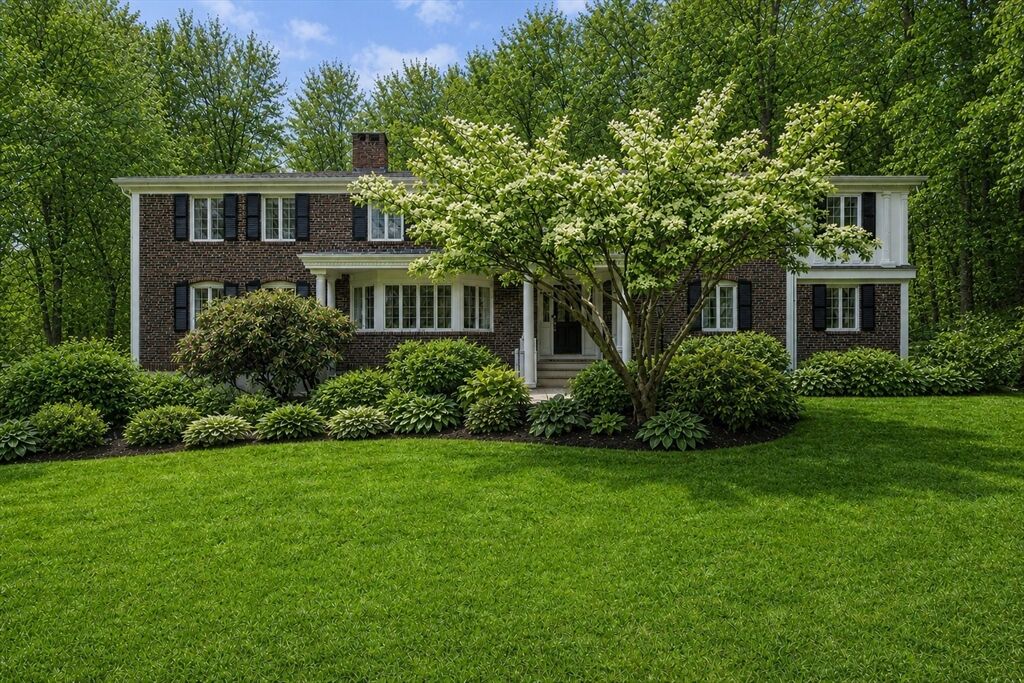 Property Photo:  172 Country Drive  MA 02493 