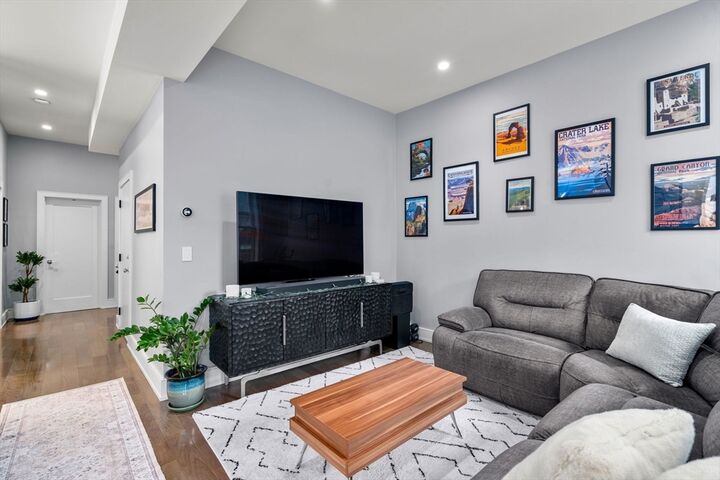 Property Photo:  53 Chandler St 3  MA 02116 