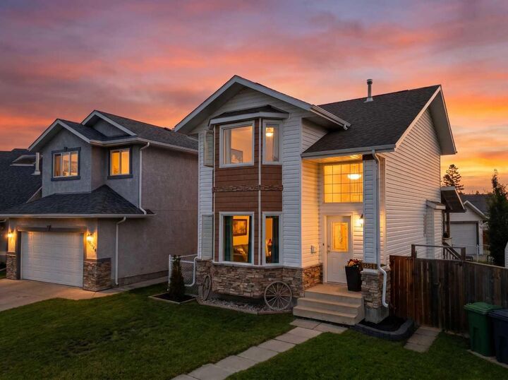 Property Photo: 6134 52 Street Close AB T4J 1E8