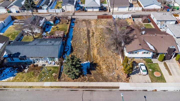 1008 9 Street North — photo 1
