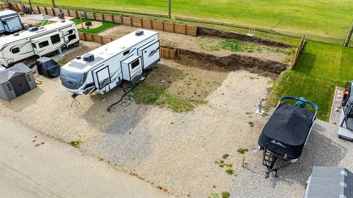 Property Photo: 25054 South Pine Lake Road 6141 AB T0M 1R0