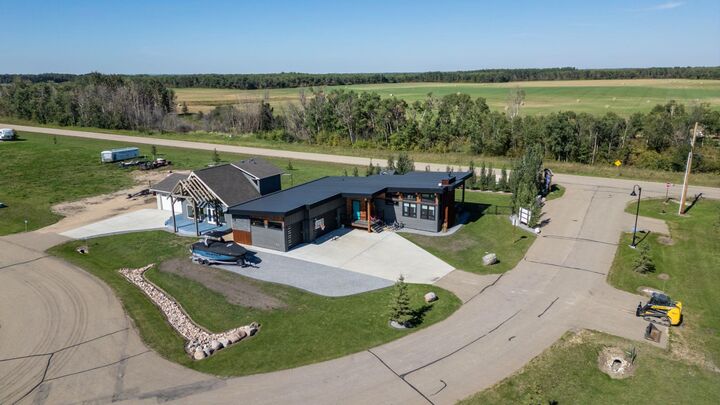Property Photo: 20419 Twp 412 104 AB T0B 0H0