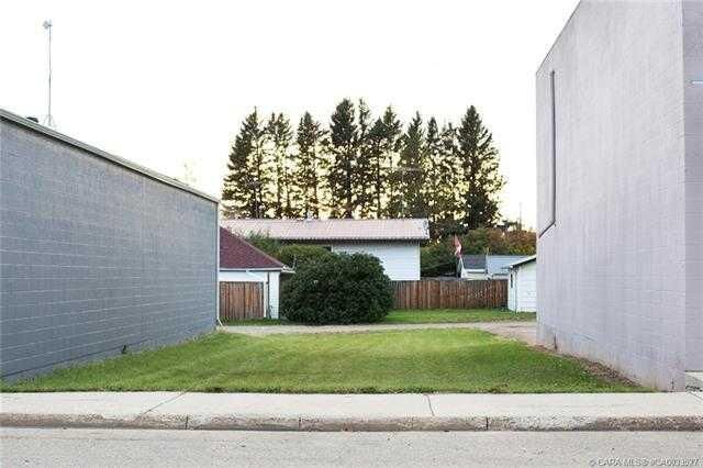 Property Photo: 5106 50 Street AB T0M 0X0