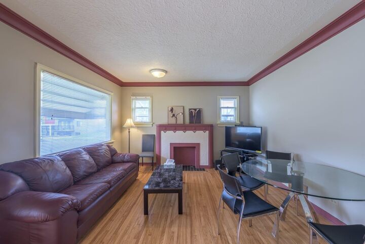 Property Photo: 202 15 Avenue NE AB T2E 1G9