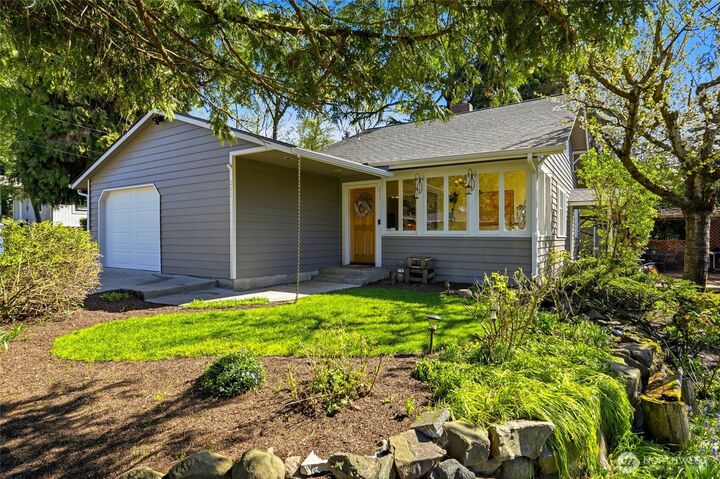Property Photo:  211 S 15th Street  WA 98055 