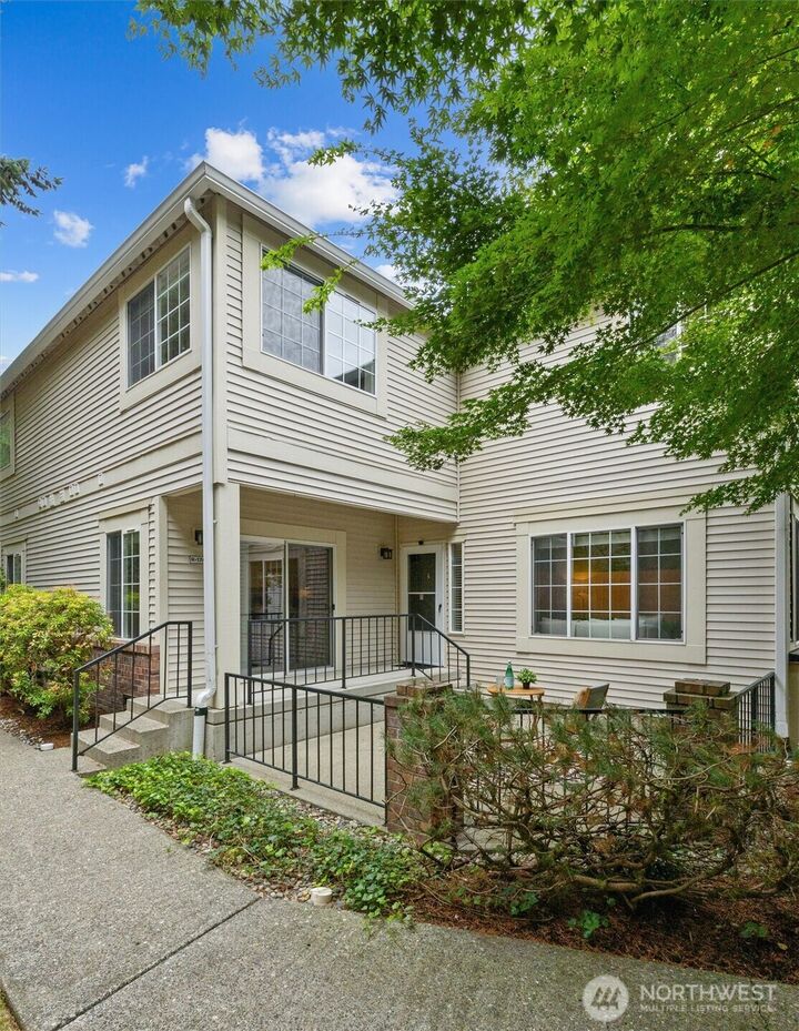 Property Photo: 10909 Avondale Road NE R170 WA 98052