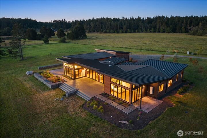 Property Photo: 166 Montrose Place WA 98250
