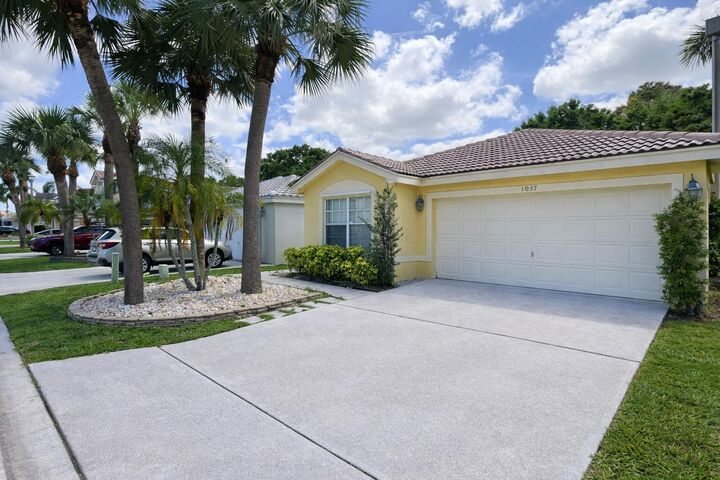 Property Photo:  8057 Stirrup Cay Court  FL 33436 