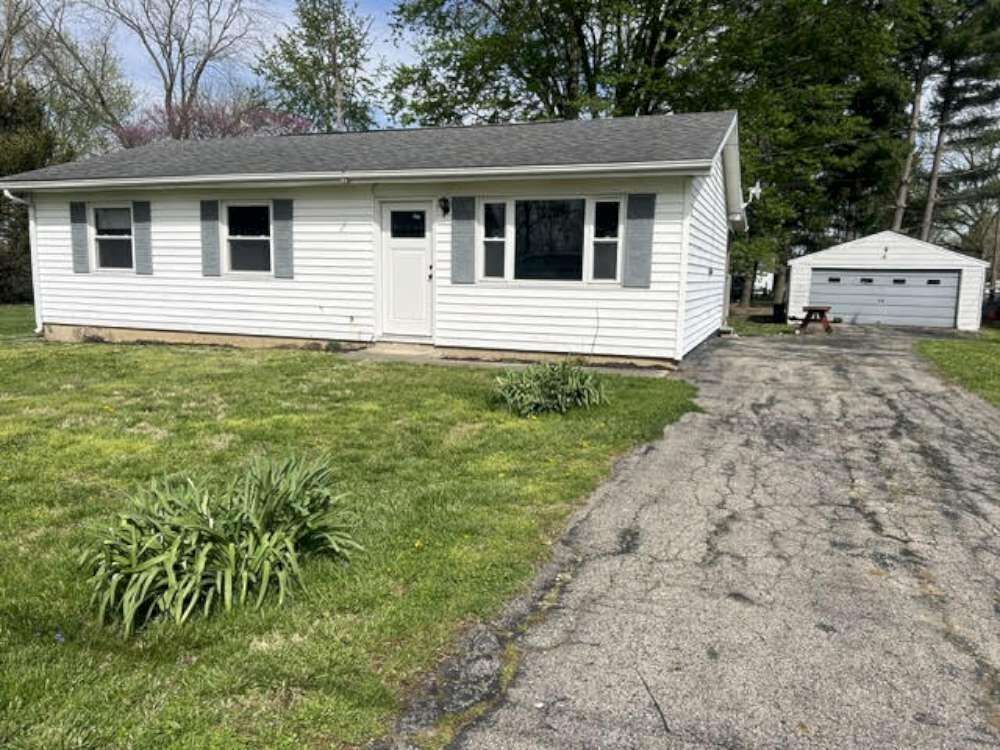 Property Photo: 1211 S Germantown Road IN 47327