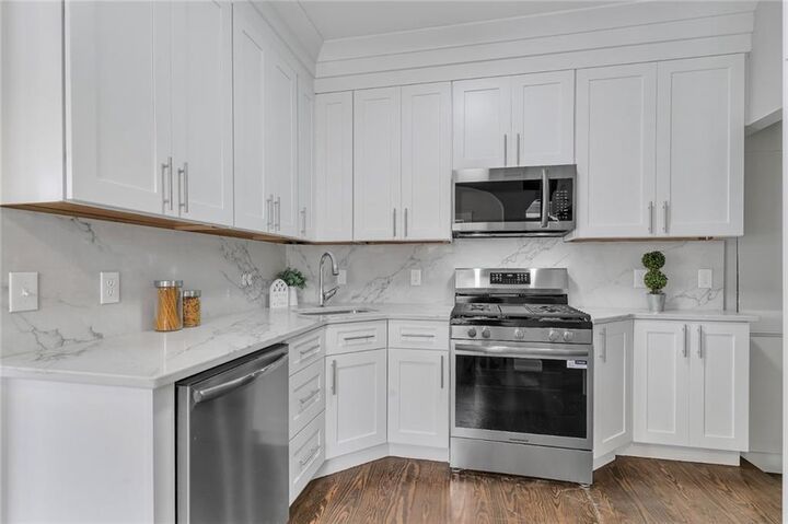 Property Photo:  19 Greene Lane  RI 02840 