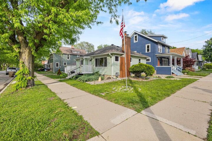 Property Photo:  2105 E Johnson Street  WI 53704 