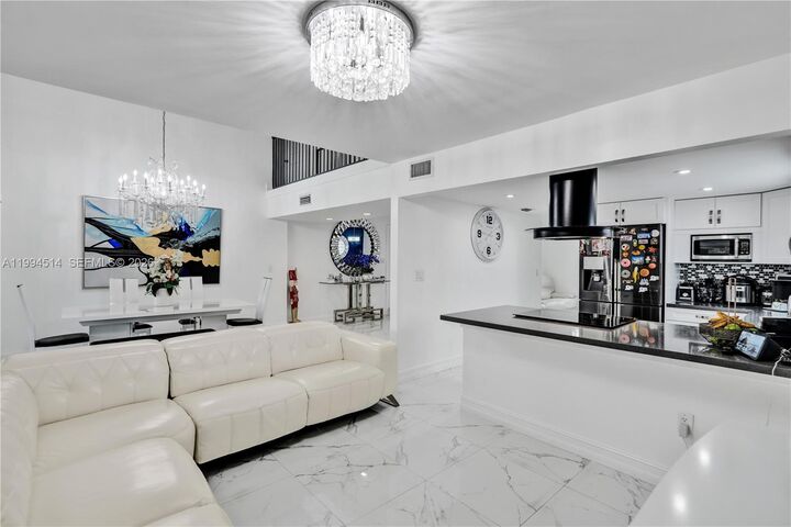 Property Photo: 15463 SW 57th St FL 33193