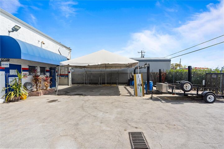 Property Photo:  10501 SW 185th Ter  FL 33157 