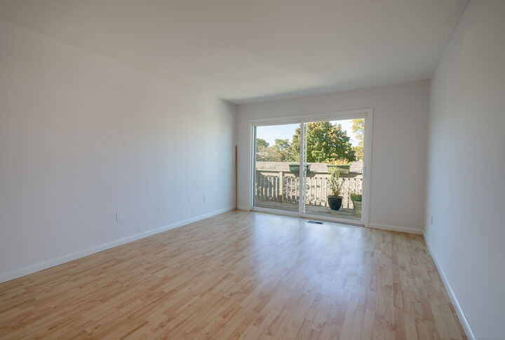 Property Photo:  323 Walden Green Road 323  CT 06405 