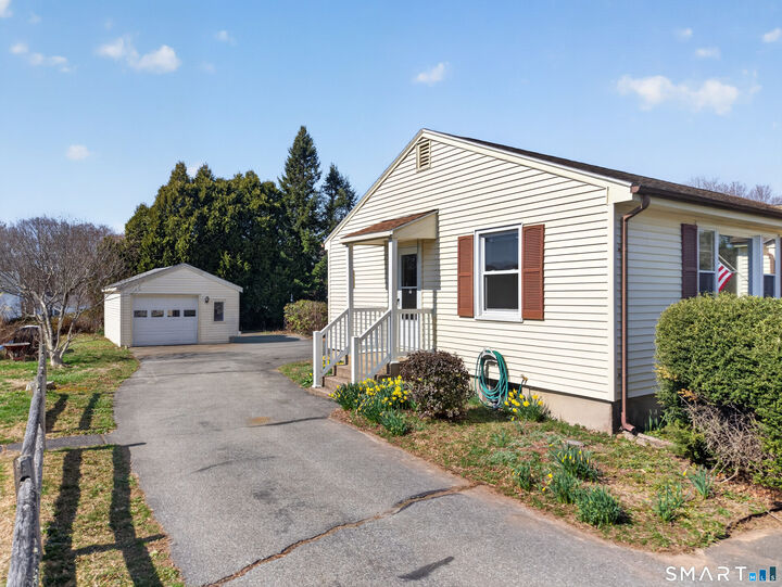 Property Photo:  6 Cedar Street  CT 06385 