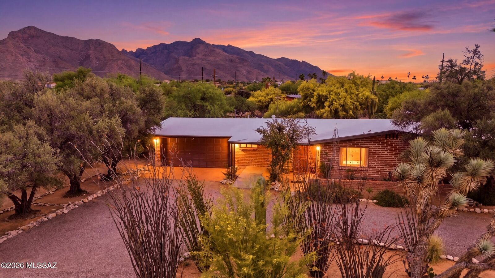 Property Photo:  7130 N Vía Assisi  AZ 85704 